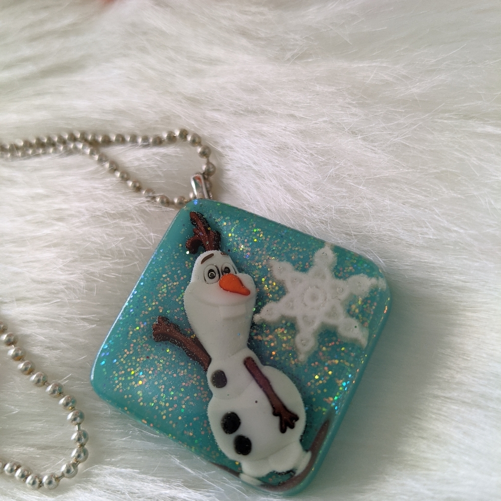 🌈BOGO🌈 Resin Necklace - Olaf